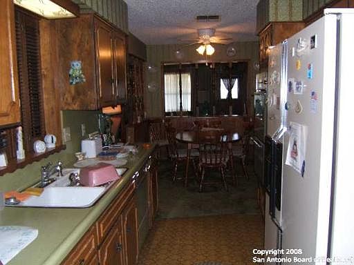 3rd image of 4218 TREEGARDEN DR