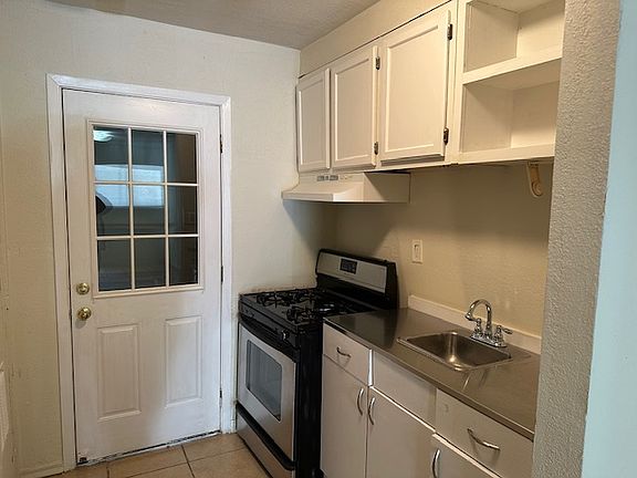 4th image of 3111 Val Dr #G