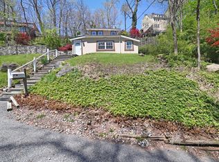 351 Nugent St, Staten Island, NY 10306