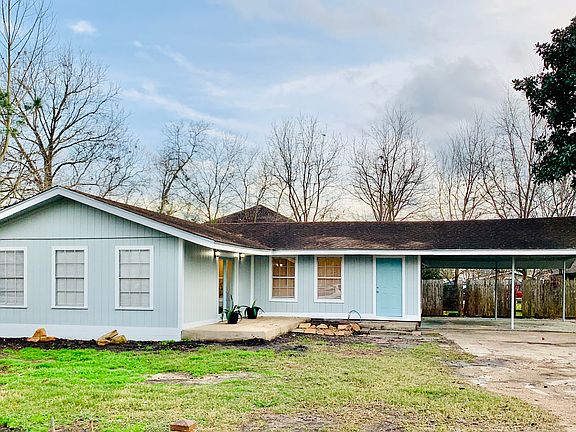 Beautiful country home on 1/4 acre, no outlet safe for family. New fence and new ac units inside and out, insulated attics and ridgevents.