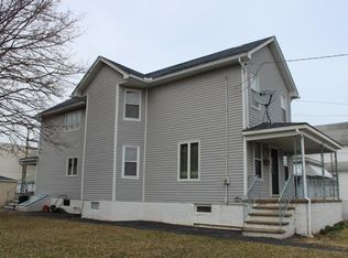 25 Electric St, Peckville, PA 18452
