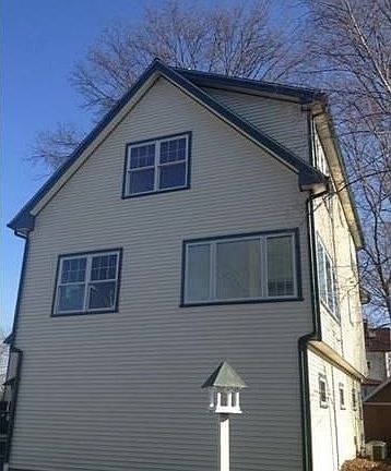 Side view of carriage house