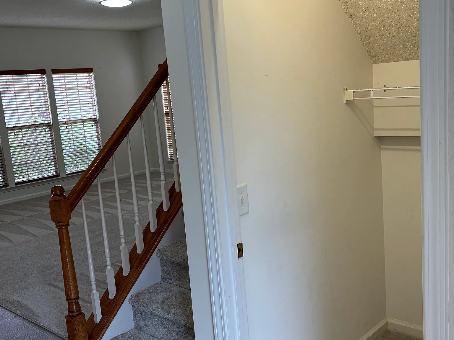 3 bed, 2.5 bath, 1806 sqft, $2,100 — Photo 3