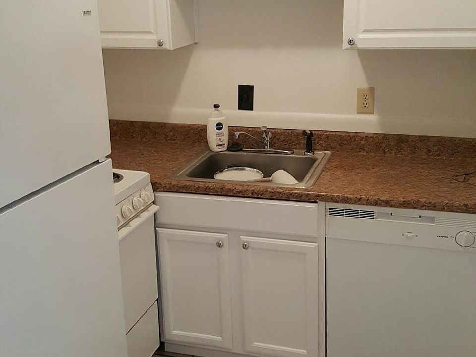 1st image of 4220 Allendorf Dr APT 9