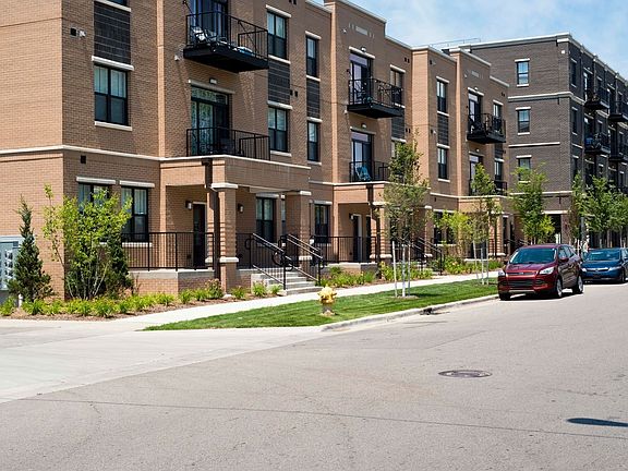 3rd image of 25 Carlton Ave SE #106