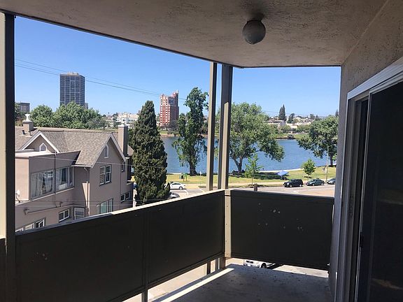 2nd image of 456 Wayne Ave #39