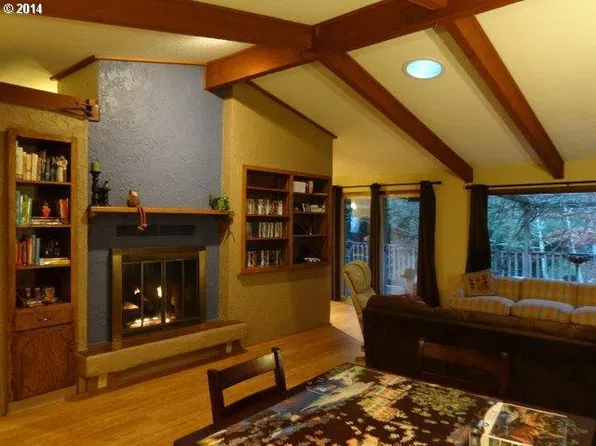 940 W Hickory St, Roseburg, OR 97471