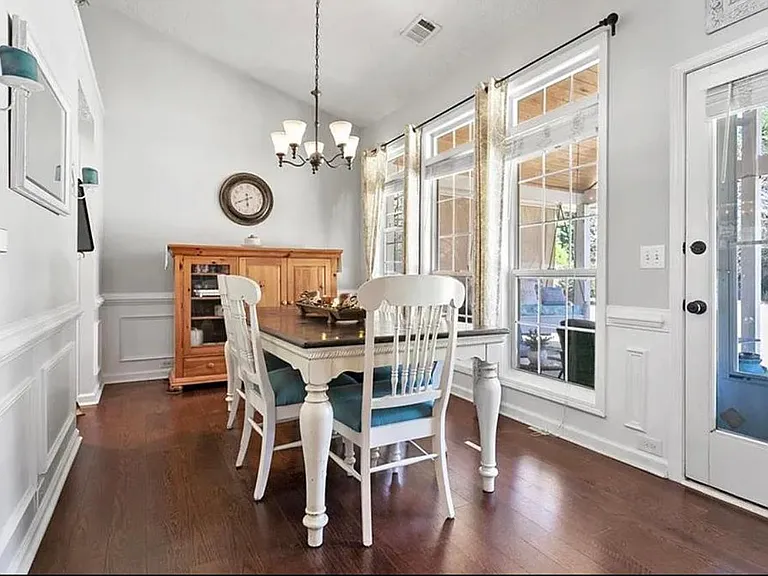 4015 Delamar Dr — Photo 13