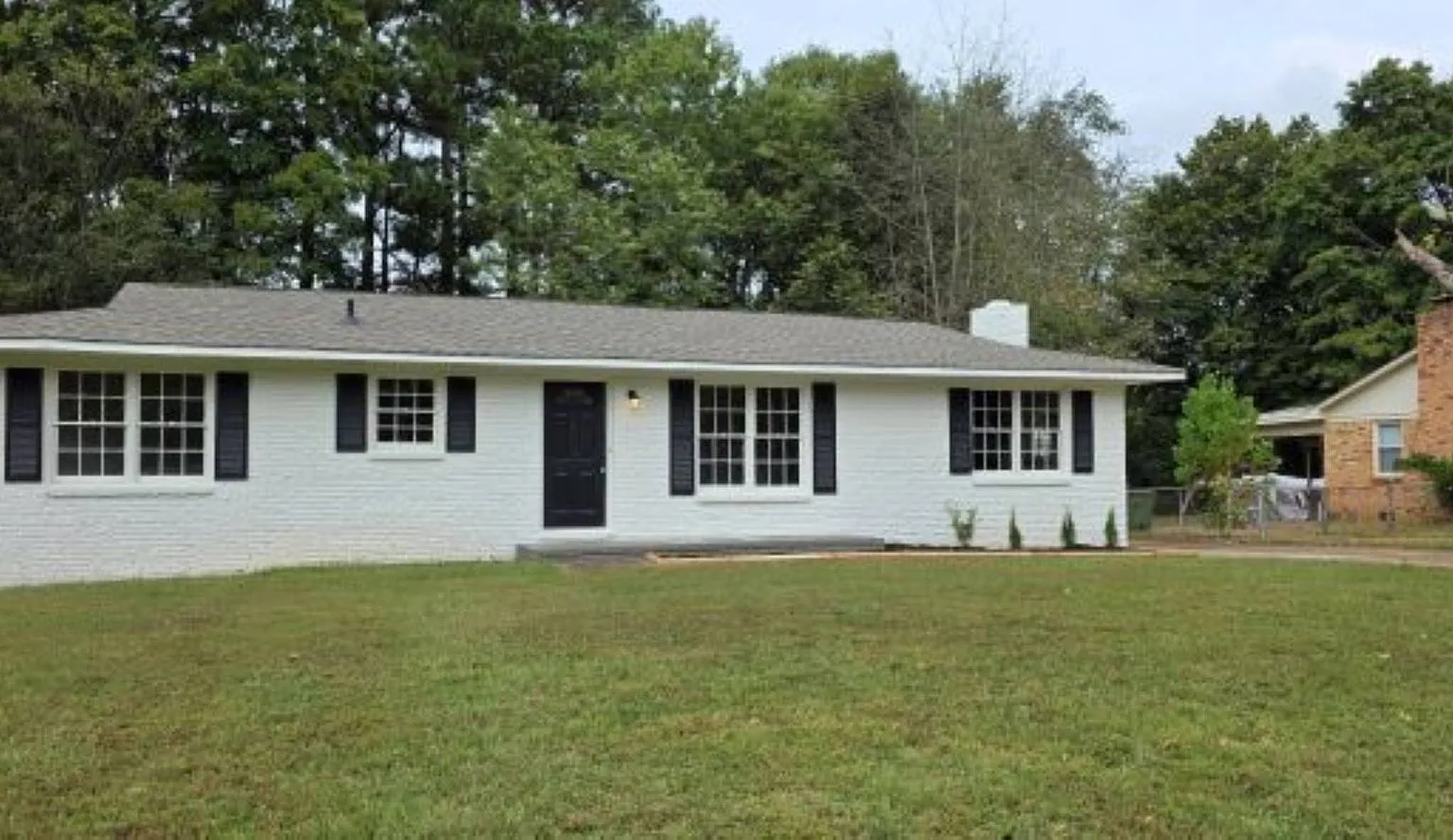 Large Family Home - Move In Ready! — Photo 1
