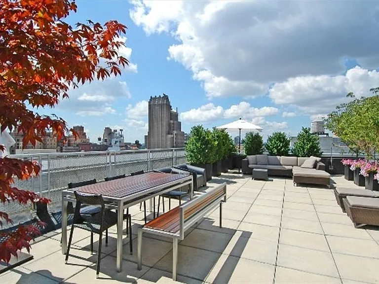 121 W 19th St #8G — Photo 11