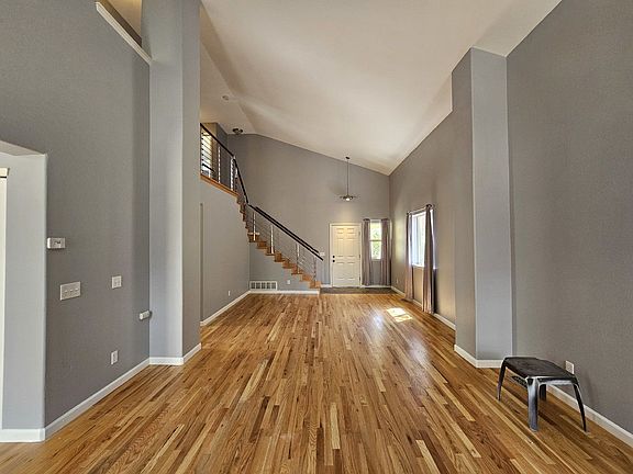 4th image of 11215 Jansen St