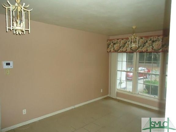 4th image of 4747 Oakview Dr
