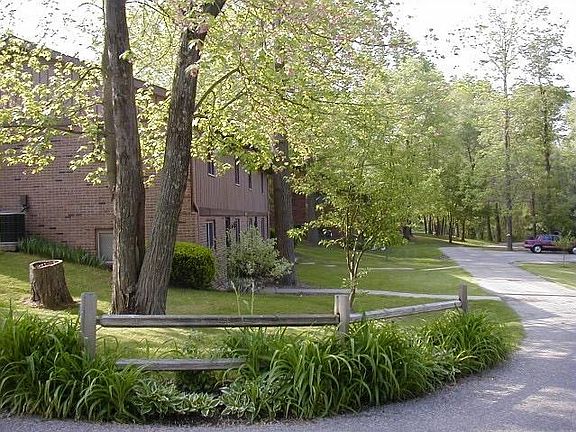 Convenient hilltop location