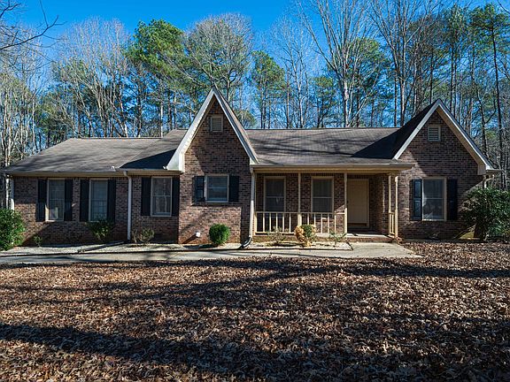 2nd image of 175 Hampton Woods Dr