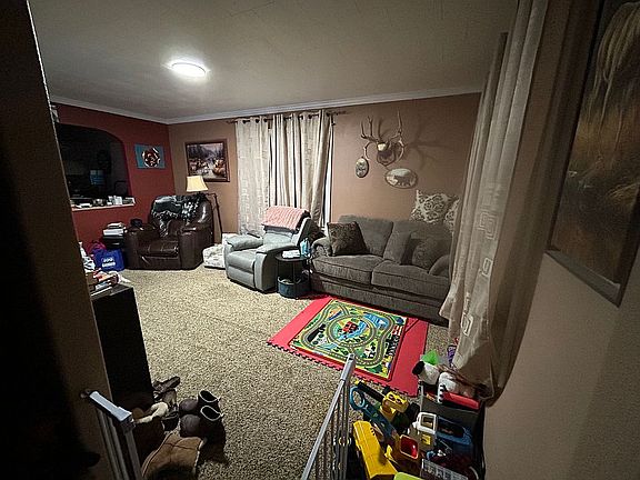 4th image of 143 4th Ave N