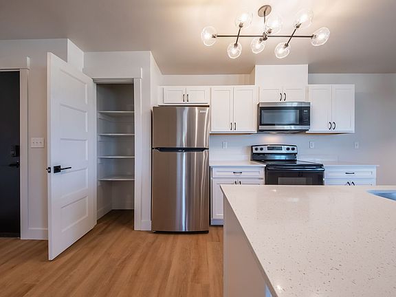 2nd image of 432 Cobalt Dr #305