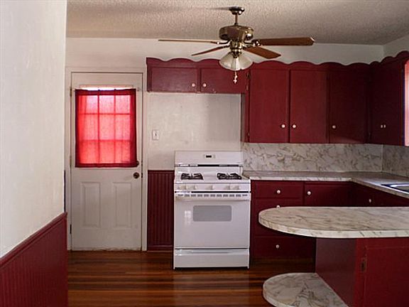 4th image of 710 Woodlawn Dr