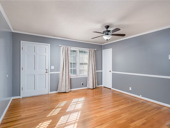 3rd image of 3608 32nd Ave E