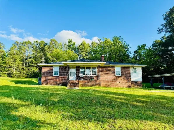 105 W Russell Lake Blvd, Calhoun Falls, SC 29628