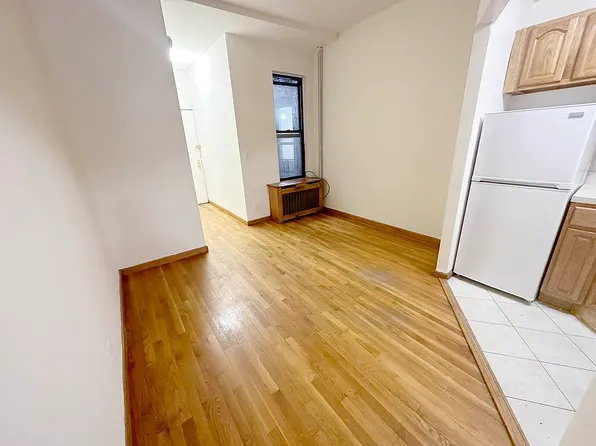 118 West 83rd Street image 1 of 4