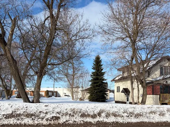 715 E Easterday Ave, Sault Sainte Marie, MI 49783