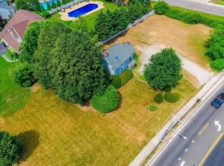 658 Pulaski Rd, Greenlawn, NY 11740