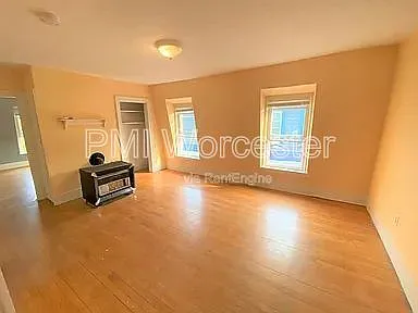 3 bed, 1.0 bath, $1,890 — Photo 4