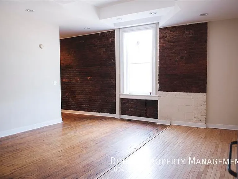 301 S Pine St #B — Photo 6