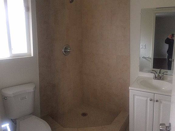 4th image of 5138 Zelzah Ave APT 203