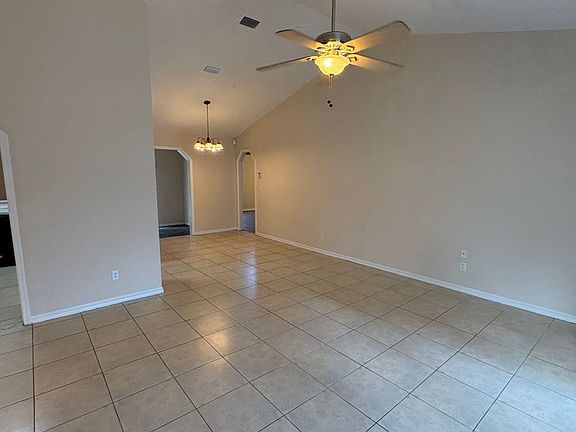 3rd image of 5060 SE 35th Ave