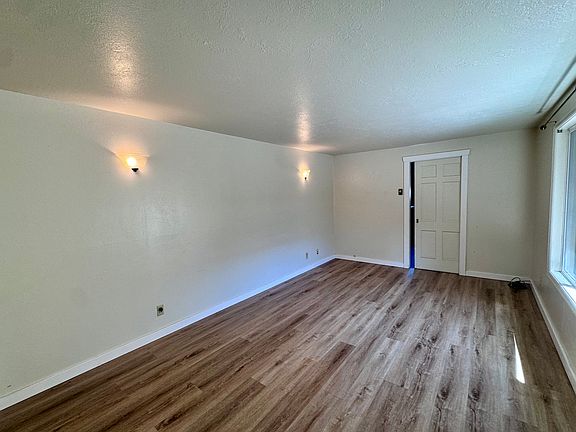 4th image of 1537 NW Highland Dr
