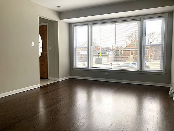 5th image of 4227 W 108th Pl