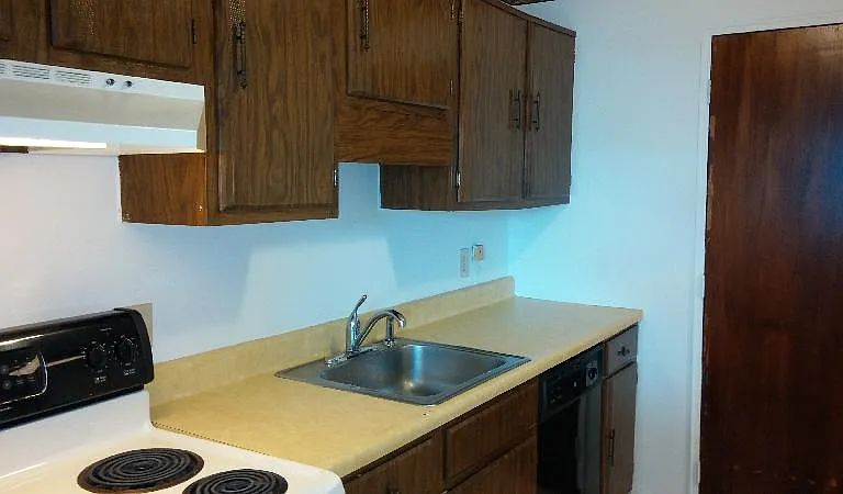 Eleanor St — Photo 2