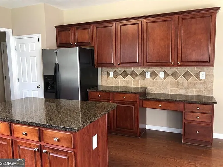 203 Revillion Way — Photo 7
