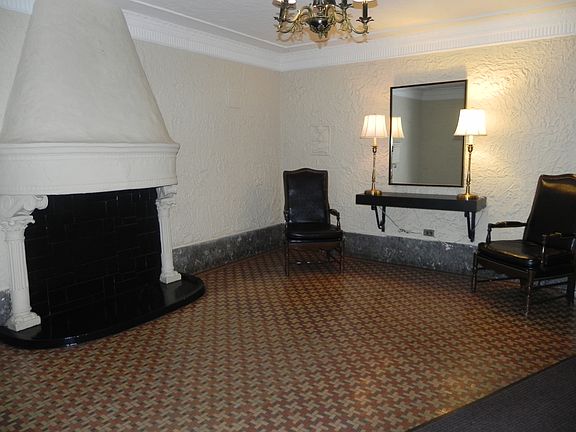 4th image of 1273 North Ave #4-1C