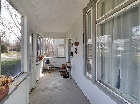 4th image of 817 1/2 E Jefferson St