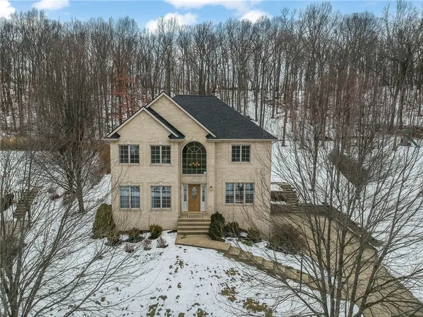 365 Steeplechase Dr, Cranberry Township, PA 16066