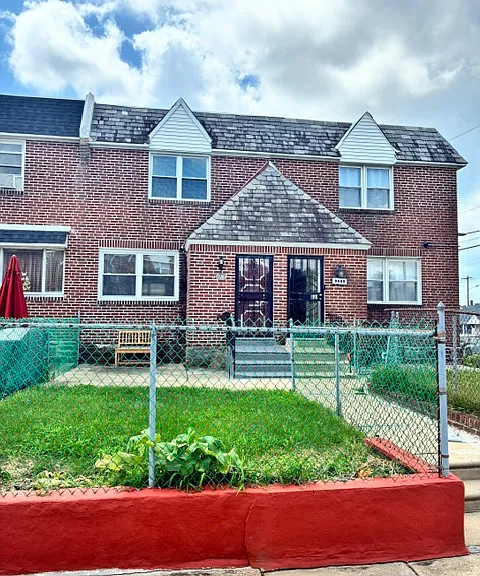 8658 Fayette St — Photo 1
