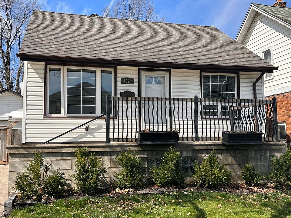 1st image of 1227 Curry Ave