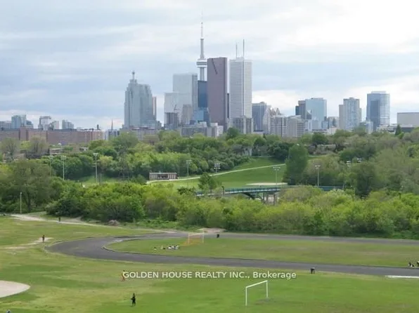 443 Broadview Ave S, Toronto, ON M4K 2N2