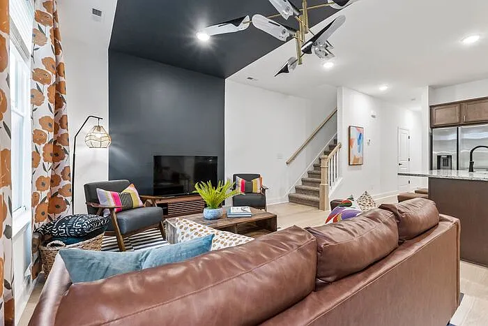 8849 Chapman Trace Way — Photo 15