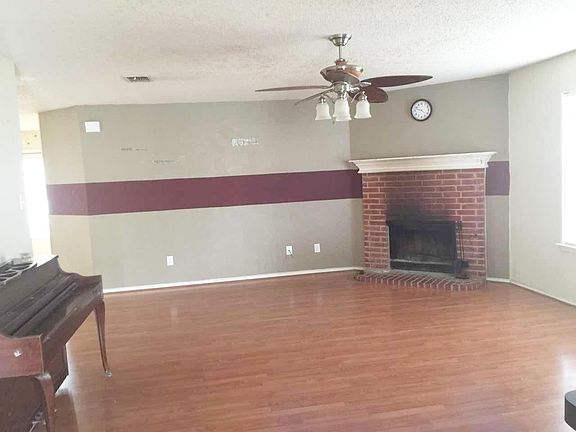 3rd image of 2405 Eastborne Dr