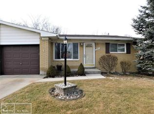 28544 Dino Cir, Chesterfield, MI