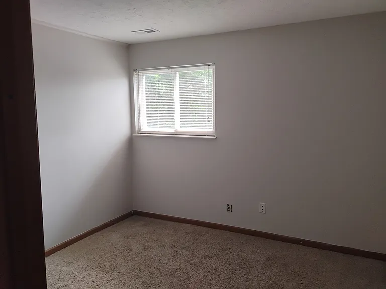 1000 Valley View Ln #G — Photo 7