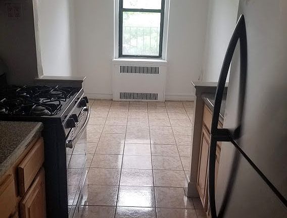 5th image of 1730 E 18th St APT 3E