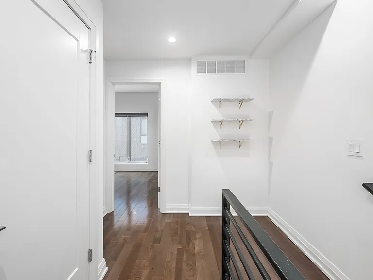 239 Auden Ave — Photo 27