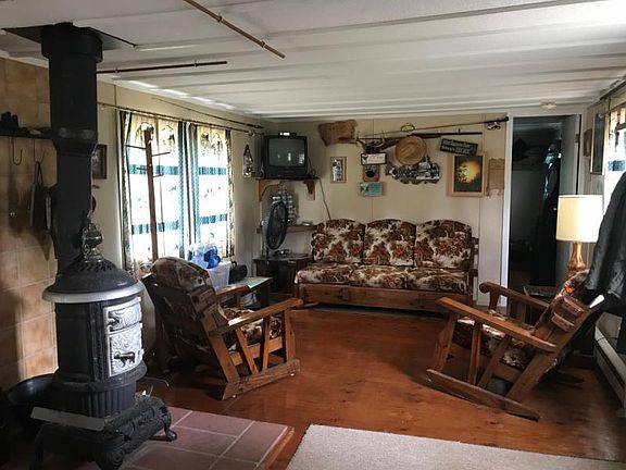 4th image of 33158 E State Park Rd