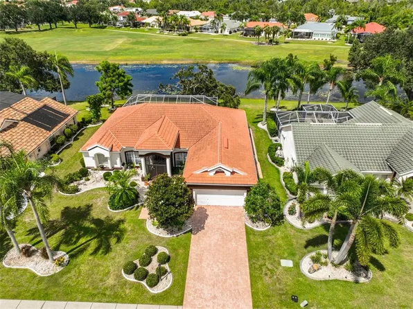 2327 Platinum Dr, Sun City Center, FL 33573