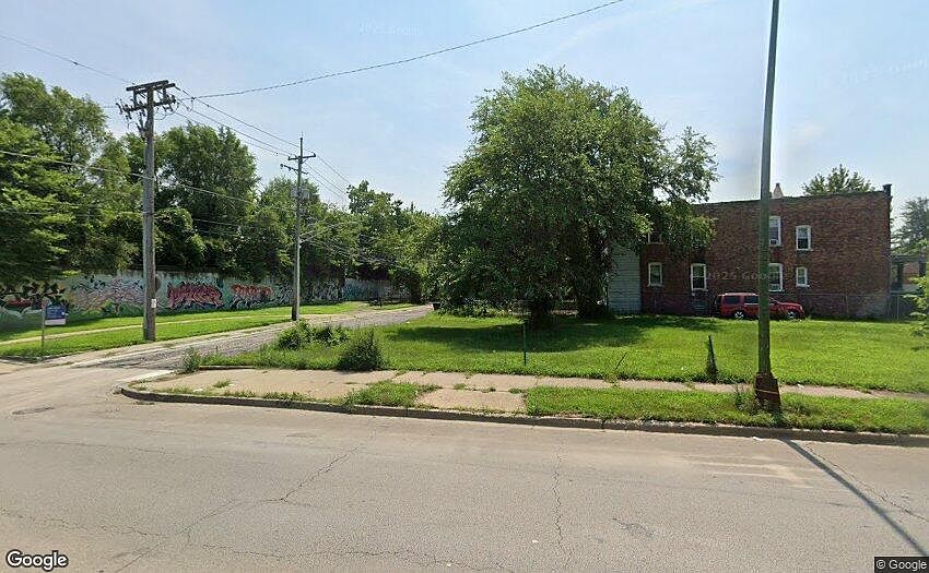 1st image of 613 W 76th St