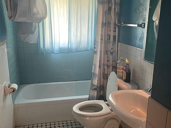 5th image of 13110 S Saint Lawrence Ave